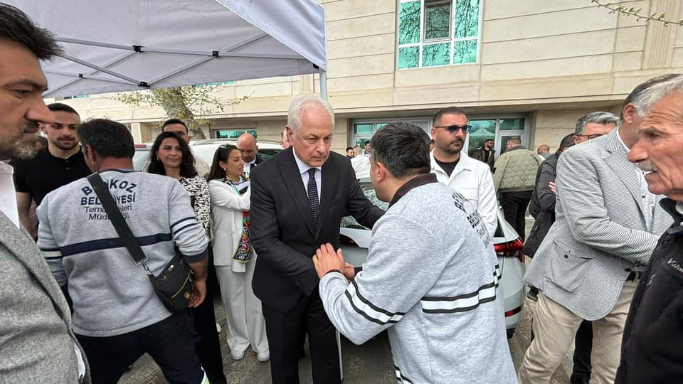 BEYKOZ BELEDİYE BAŞKANI ALAATTİN KÖSELER BELEDİYE ÇALIŞANLARIYLA BAYRAMLAŞTI