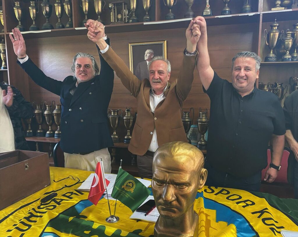 İki Adayın Yarıştığı Seçimde 1 Oy Farkla Anadolu Hisarı İ.Y Kulübünün Başkanı Oldu