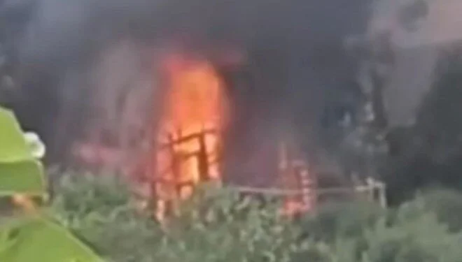 Beykoz’daki evin çatısı alev alev yandı