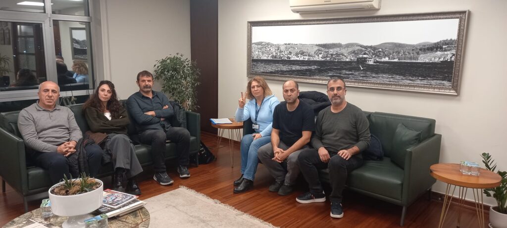 BEYKOZ BELEDİYESİ BAŞKANLIK KATINDA EYLEM. BELEDİYE TARİHİNDE İLKLERİ YAŞIYOR