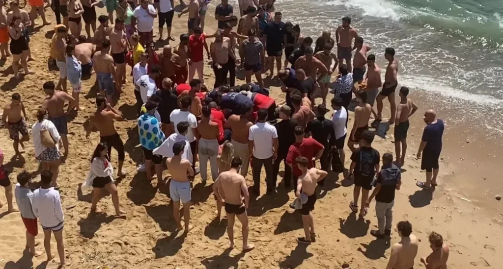 Yasağı Dinlemediler Riva’da Denize Girdiler. Can Pazarı Ağır Yaralı Var, Kayıp Var…
