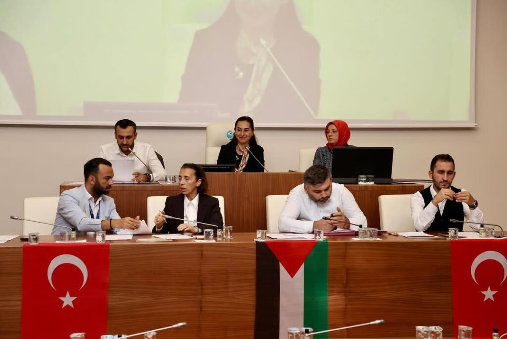 Beykoz Belediye Meclisi Filistin ve Türk Bayrakları ile Donatıldı