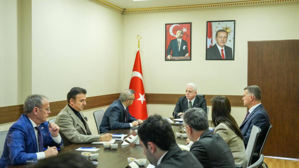 İstanbul Valisi Davut Gül Beykoz Göksu Deresine El Attı