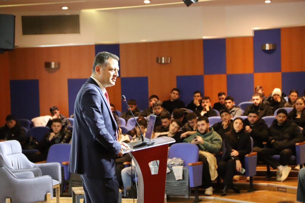 Beykoz Kaymakamı Dr. Fatih Ürkmezer Job Fair 2025 Kariyer Günleri Zirvesi’ne onur konuğu oldu.