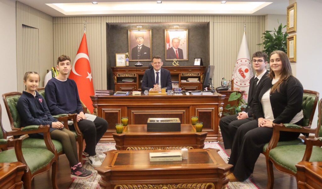 Beykoz Kaymakamı Dr. Fatih Ürkmezer Öğrenci Meclisi Mensuplarını ağırladı