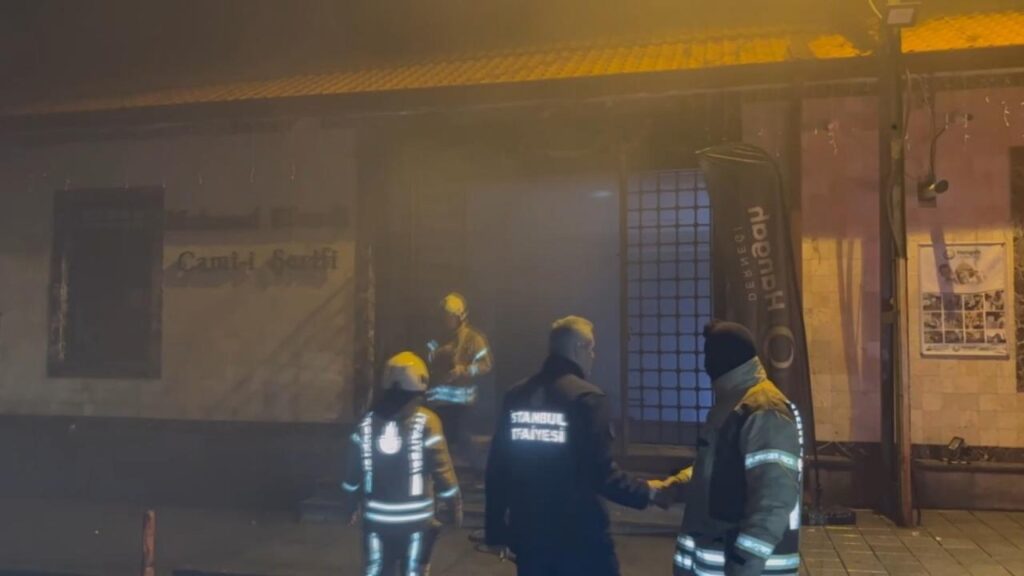 Beykoz’da Mahmud Efendi Camii’nde Yangın Çıktı