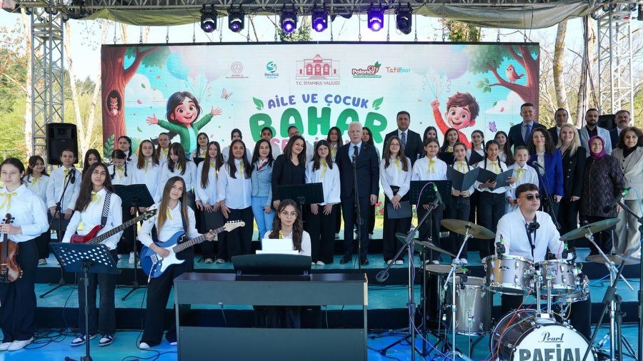 Vali Davut Gül, Beykoz’da Aile ve Çocuk Şenliği’ne Katıldı